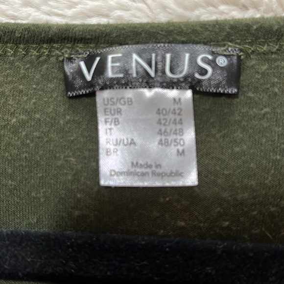 Green summer dress by Venus. Tank top style, form fitting - Picture 2 of 4